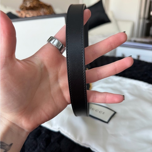 Gucci Black Belt with Gold Buckle - Picture 4 of 9